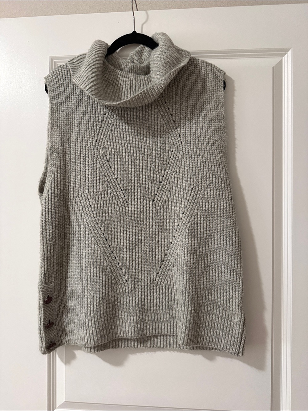 ICHI Sleeveless Turtleneck Knit Sweater Vest - Light Gray